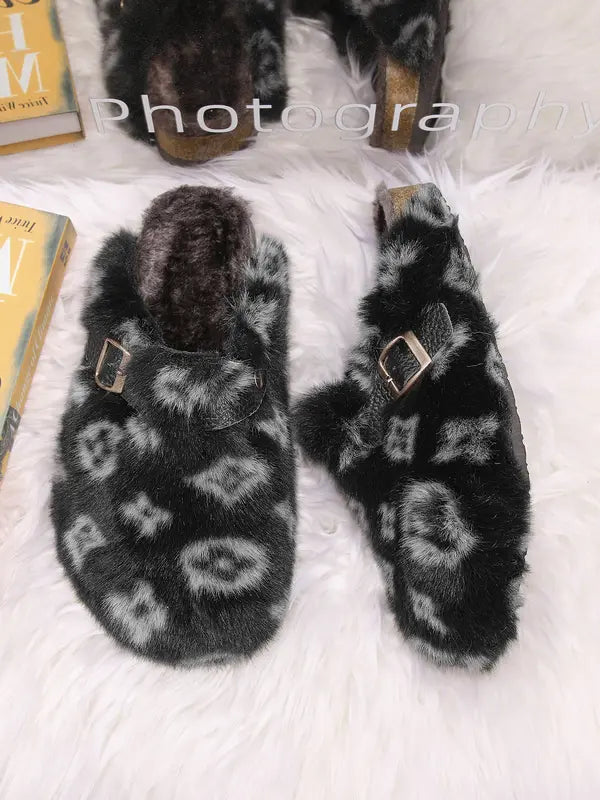 Women And Men's High Quality Faux Fur Slippers
